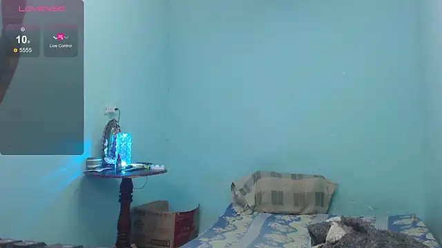 Snapshot of Aleja_Nauthy chatting on 02/15/25, 11:36 Aleja Nauthy online show from 02/15/25, 11:36