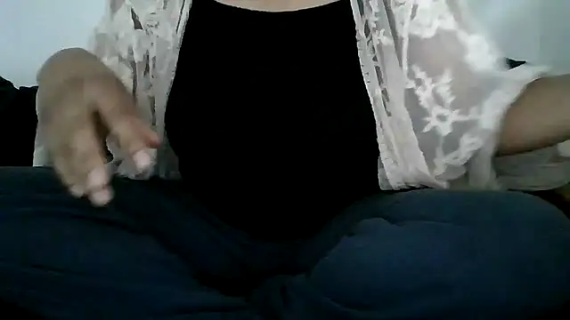 Snapshot of Daszler chatting on 03/06/25, 11:53 Daszler online show from 03/06/25, 11:53