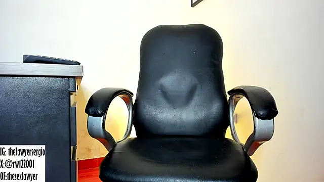 Snapshot of thesexlawyer1 chatting on 12/16/24, 10:34 thesexlawyer1 online show from 12/16/24, 10:34