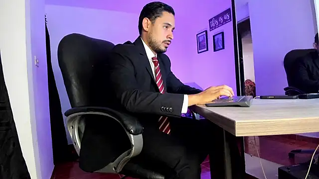 Snapshot of thesexlawyer1 chatting on 10/30/25, 08:31 thesexlawyer1 online show from 10/30/25, 08:31