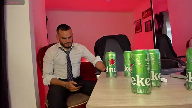 Snapshot of thesexlawyer1 chatting on 11/04/25, 08:24 thesexlawyer1 online show from 11/04/25, 08:24