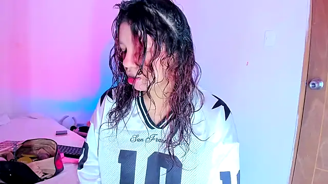 Emily Coper18 online show from 03/30/26, 01:45