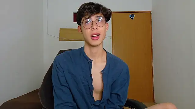 Snapshot of Jacotnk chatting on 02/18/25, 05:20 Jacotnk online show from 02/18/25, 05:20