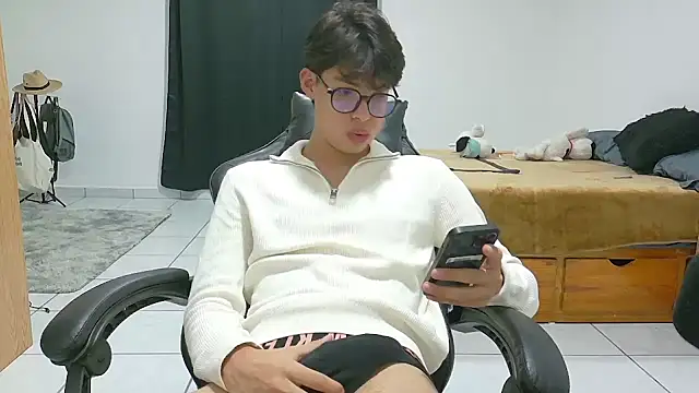 Snapshot of Jacotnk chatting on 10/05/25, 01:04 Jacotnk online show from 10/05/25, 01:04