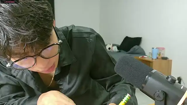 Snapshot of Jacotnk chatting on 10/06/25, 03:59 Jacotnk online show from 10/06/25, 03:59