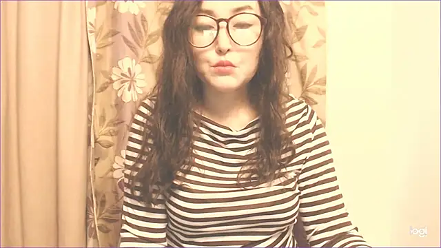 Snapshot of hrnyteacher chatting on 02/12/25, 12:12 hrnyteacher online show from 02/12/25, 12:12