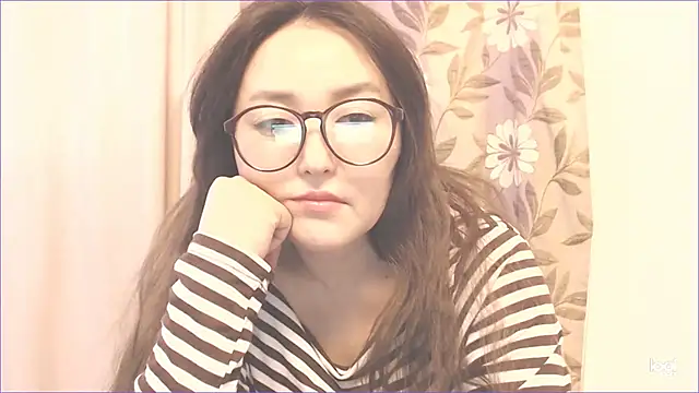 Snapshot of hrnyteacher chatting on 03/13/25, 06:37 hrnyteacher online show from 03/13/25, 06:37