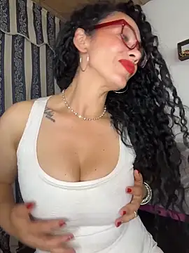 Snapshot of JULYSEX1 chatting on 04/21/26, 12:44 JULYSEX1 online show from 04/21/26, 12:44