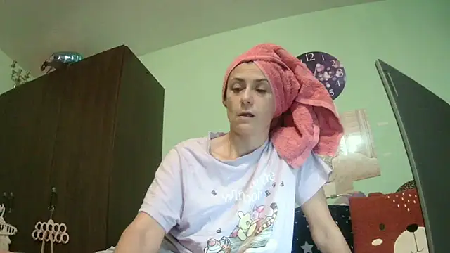 Snapshot of SexyGioconda chatting on 11/17/25, 10:32 SexyGioconda online show from 11/17/25, 10:32