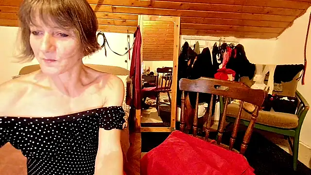 Hot Colettte online show from 12/30/24, 12:32