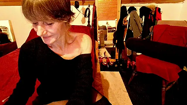 Hot Colettte online show from 12/19/25, 11:01