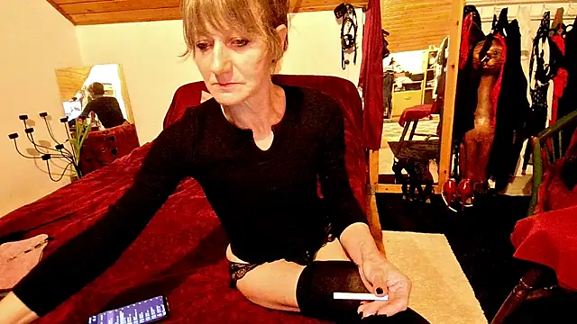 Snapshot of Hot_Colettte chatting on 04/07/26, 10:20 Hot Colettte online show from 04/07/26, 10:20