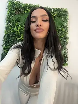 AylinRoss online show from 12/31/24, 12:04