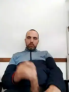 leon3875 online show from 12/12/24, 03:27