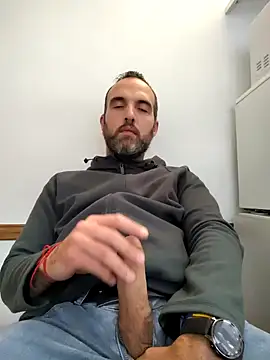 leon3875 online show from 03/11/25, 03:23