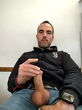 leon3875 online show from 10/15/25, 03:23