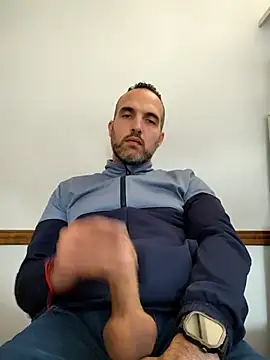 leon3875 online show from 11/19/25, 03:34