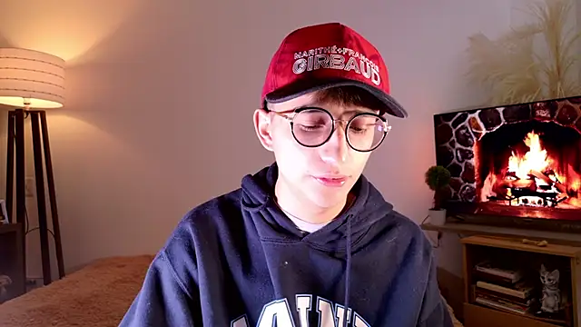 Snapshot of Mr_evan1 chatting on 11/07/25, 03:12 Mr evan1 online show from 11/07/25, 03:12