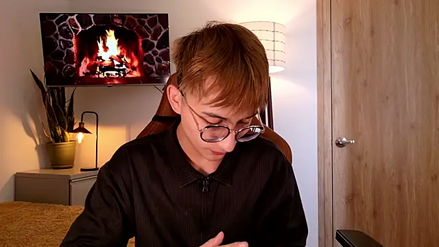 Snapshot of Mr_evan1 chatting on 11/11/25, 03:12 Mr evan1 online show from 11/11/25, 03:12