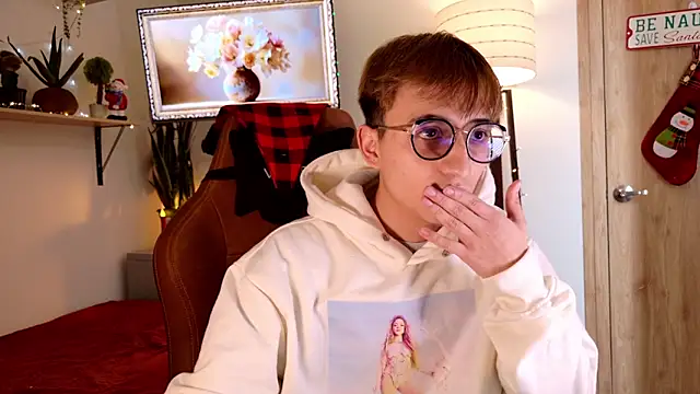 Snapshot of Mr_evan1 chatting on 11/24/25, 03:56 Mr evan1 online show from 11/24/25, 03:56