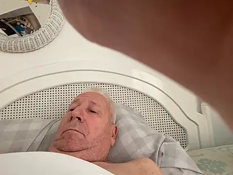 Snapshot of Bossinmidd12 chatting on 12/11/24, 09:30 Bossinmidd12 online show from 12/11/24, 09:30