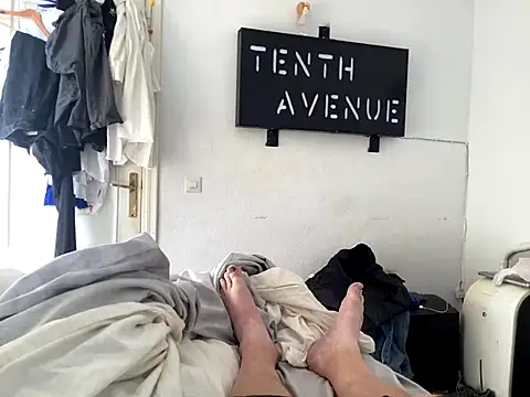 Snapshot of Bossinmidd12 chatting on 11/22/25, 10:36 Bossinmidd12 online show from 11/22/25, 10:36