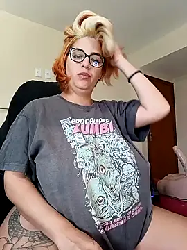 Escarlate4you  online show from 12/18/25, 09:15