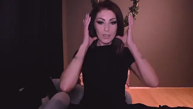 Saintrebella online show from 12/10/24, 01:22