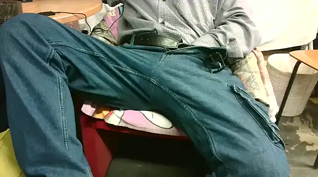 Giulio35 Pika online show from 12/15/24, 06:18