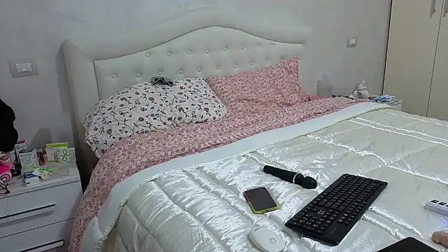 Snapshot of sexy_blondie92 chatting on 01/12/26, 10:48 sexy blondie92 online show from 01/12/26, 10:48