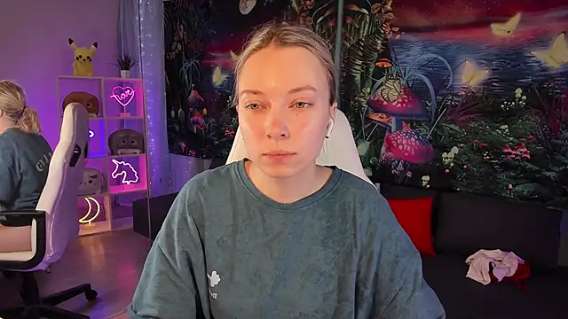 TiffanyBatson online show from 12/04/24, 04:54