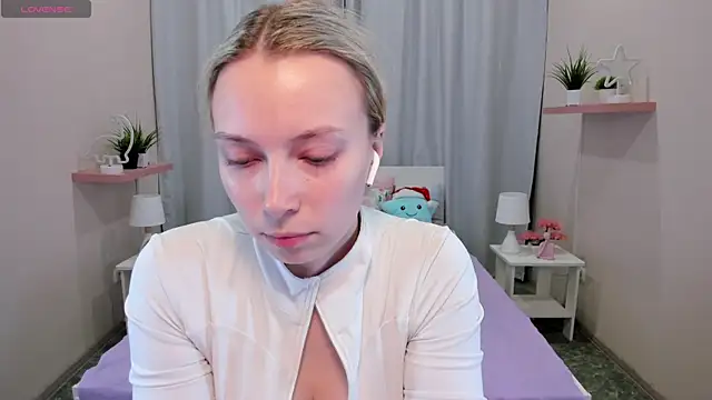 TiffanyBatson online show from 12/06/24, 10:05