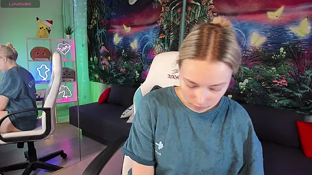 TiffanyBatson online show from 01/28/25, 05:32