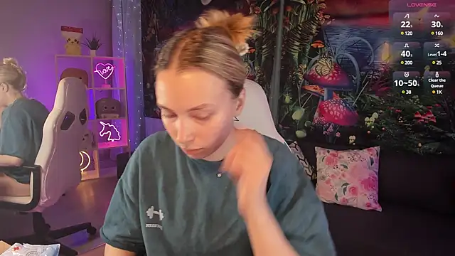 TiffanyBatson online show from 02/05/25, 04:37