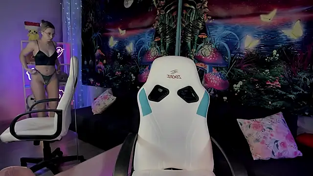 TiffanyBatson online show from 02/08/25, 09:24