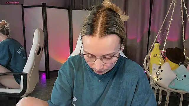 TiffanyBatson online show from 02/13/25, 08:06