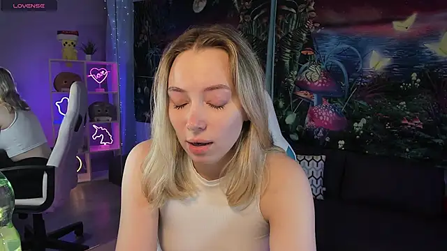 TiffanyBatson online show from 02/17/25, 07:58