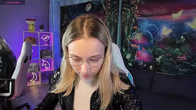 TiffanyBatson online show from 02/23/25, 03:29