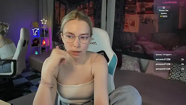 TiffanyBatson online show from 03/13/25, 07:31