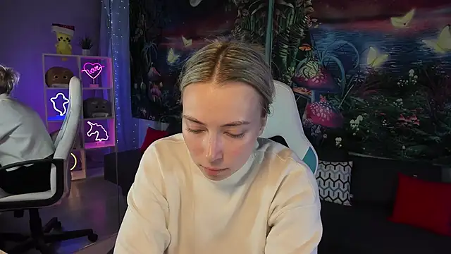 TiffanyBatson online show from 03/18/25, 04:15