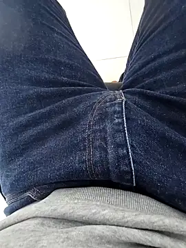 Snapshot of RIP_Curl chatting on 11/22/25, 12:26 RIP Curl online show from 11/22/25, 12:26