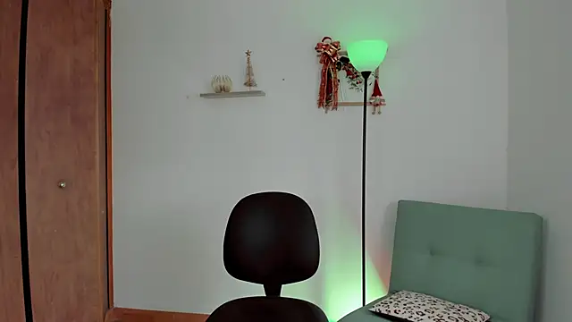 Lilabril online show from 12/16/24, 05:43