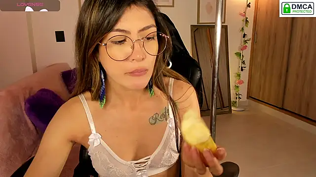 Lilabril online show from 11/30/25, 02:32