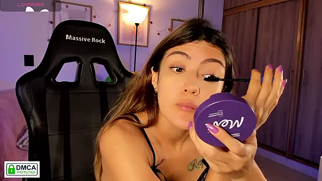 Snapshot of Lilabril chatting on 03/18/26, 02:42 Lilabril online show from 03/18/26, 02:42