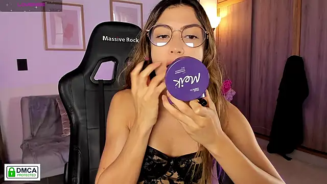 Snapshot of Lilabril chatting on 04/23/26, 02:41 Lilabril online show from 04/23/26, 02:41