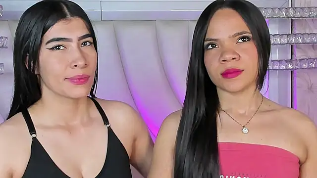 Snapshot of siara_and_zoe chatting on 04/07/26, 11:37 siara and zoe online show from 04/07/26, 11:37