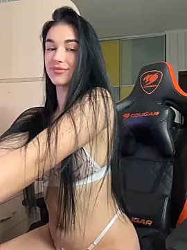 Snapshot of Julietta_a chatting on 02/24/25, 05:09 Julietta a online show from 02/24/25, 05:09