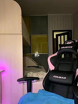 Snapshot of Julietta_a chatting on 10/08/25, 04:15 Julietta a online show from 10/08/25, 04:15