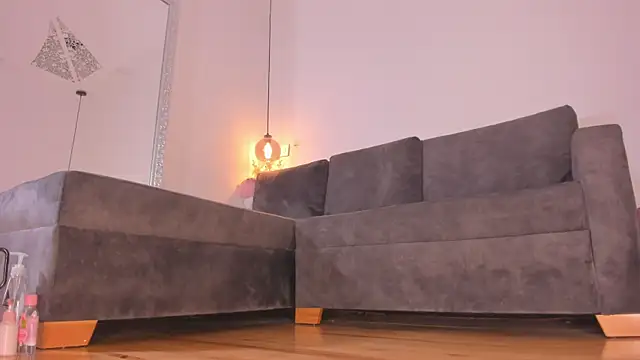 Isabella francoo online show from 11/03/25, 12:17