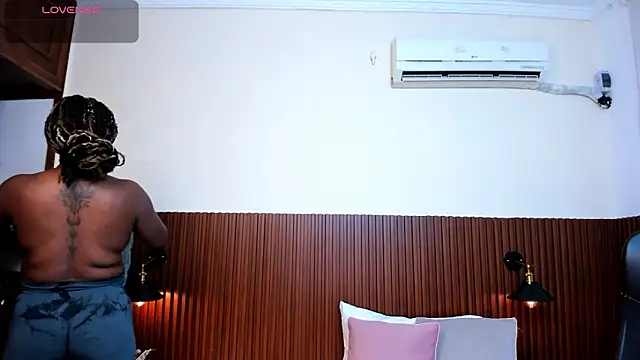 chanel brunette online show from 02/17/25, 05:53